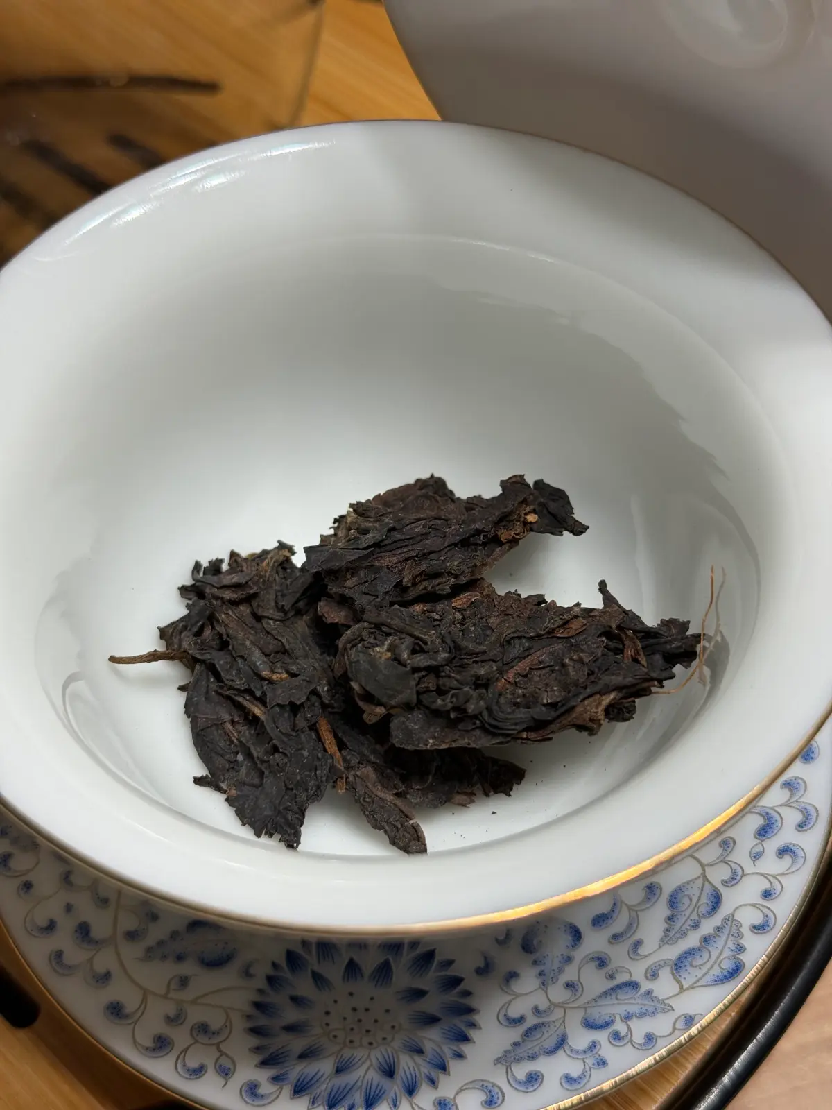 2007 Yiwu Jin Tai Hao dry leaves in gaiwan